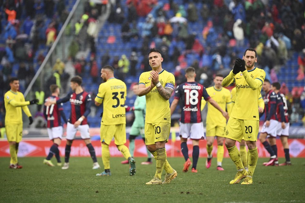 Keluh Kesah Fans Inter Milan Usai Dijegal Bologna: Nggak Suka Hujan, Kerja Bagus Simone, Udah Fokus UCL Aja