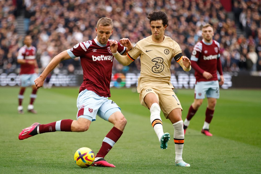 Momen Gol Tomas Soucek ke Gawang Chelsea Dianulir VAR