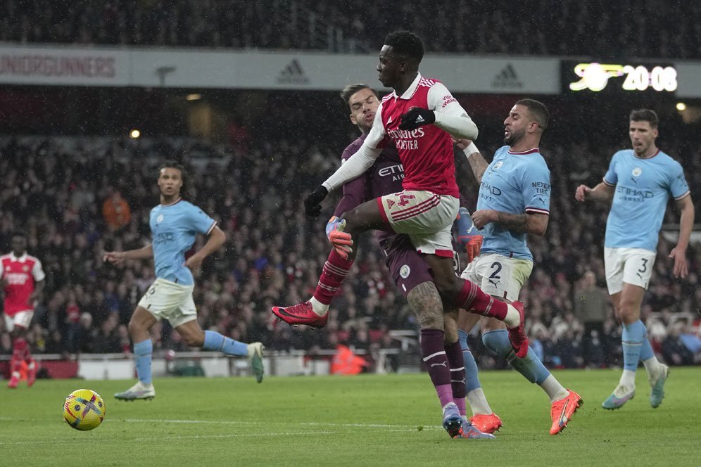 Aksi Keren Aaron Ramsdale Gagalkan Peluang Manchester City