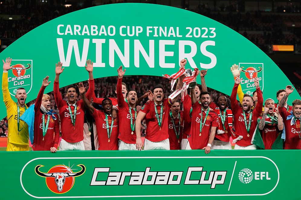 Nyinyiran untuk MU Kampiun Carabao Cup: Piala Ciki, Trofinya Kecil Banget, Kayak Juara Liga Champions Saja