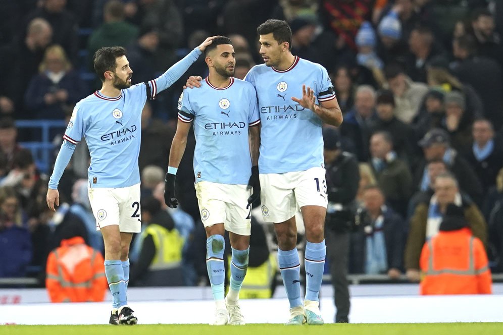 Fans Man City Ngetroll Premier League: Cemooh Lagu hingga Acungkan Jari Tengah