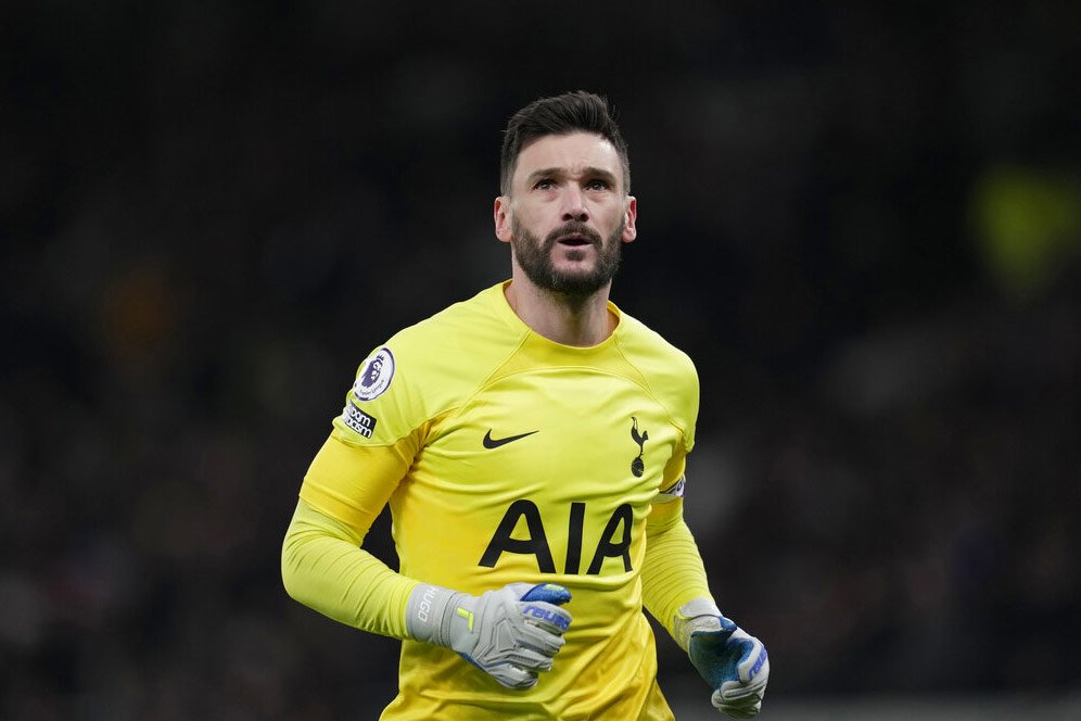 Cara Halus Tottenham Usir Hugo Lloris