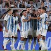 Sekali Lagi, Lionel Messi Angkat Trofi Piala Dunia Tinggi-Tinggi