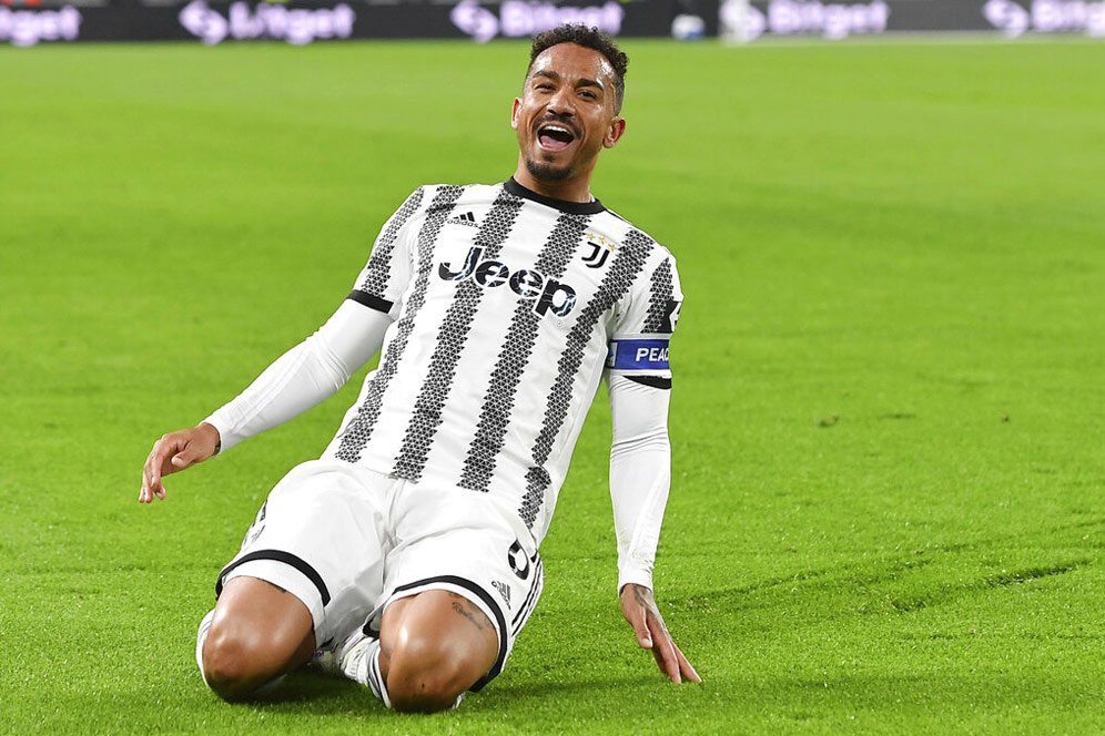 Resmi Perpanjang Kontrak, Danilo Langsung Pasang Target Tinggi untuk Juventus Resmi Perpanjang Kontrak, Danilo Langsung Pasang Target Tinggi untuk Juventus