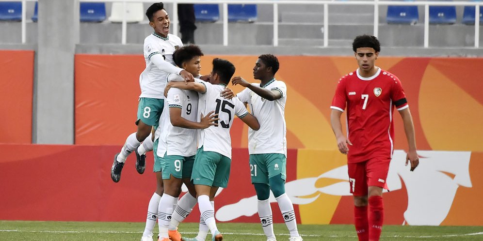 Hokky Caraka Di Atas Lapangan Timnas Indonesia U 20 adalah