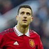 Resmi, Diogo Dalot Teken Kontrak Baru di Manchester United