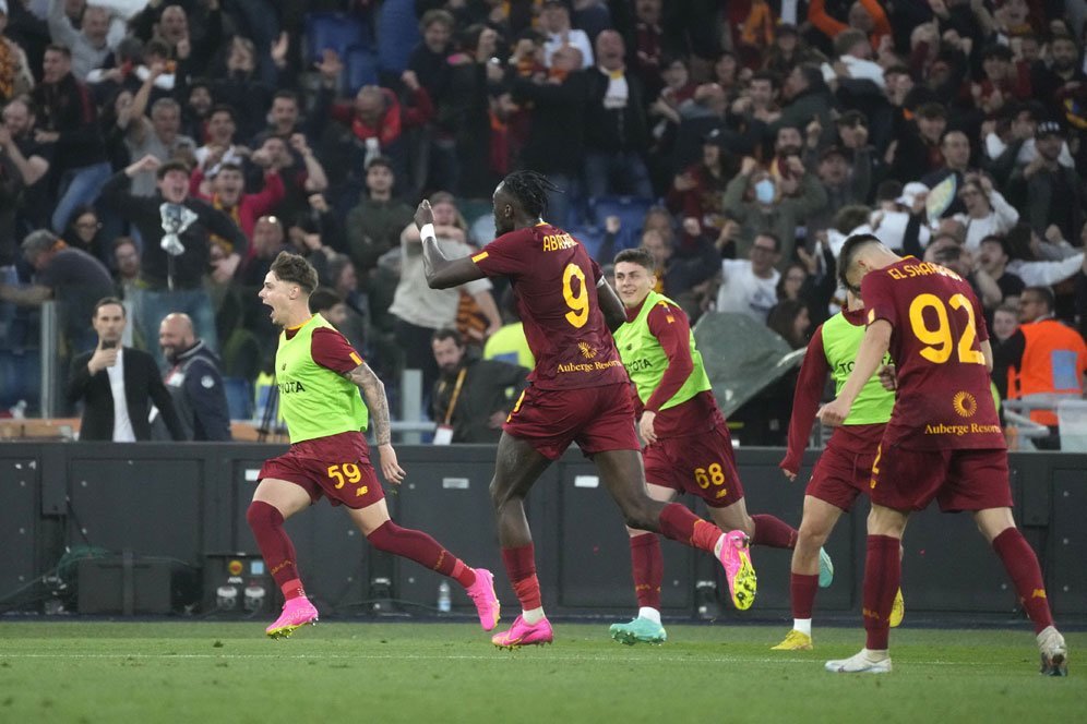 Hasil, Klasemen, dan Top Skor Liga Italia: Empat Besar Makin Panas, Napoli Segera Scudetto! Hasil, Klasemen, dan Top Skor Liga Italia: Empat Besar Makin Panas, Napoli Segera Scudetto!
