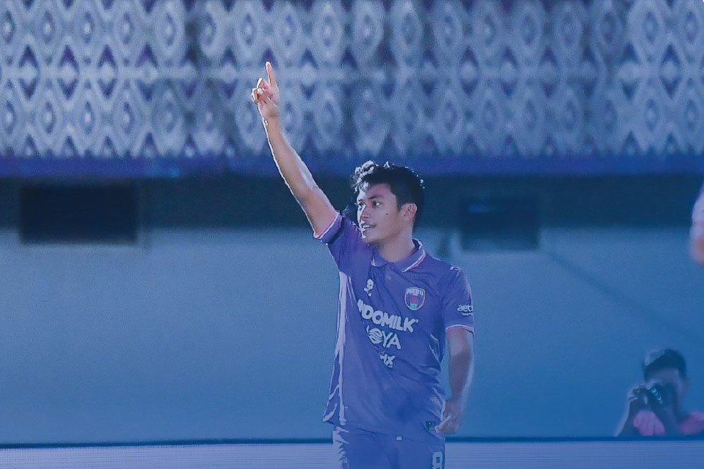 Persib Bandung Babak Belur di Kandang Persita Tangerang Persib Bandung Babak Belur di Kandang Persita Tangerang