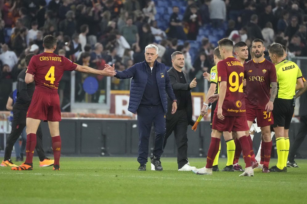 Nyeleneh! Jose Mourinho Ingin Bek AS Roma Femminile Main untuk Tim Pria Nyeleneh! Jose Mourinho Ingin Bek AS Roma Femminile Main untuk Tim Pria