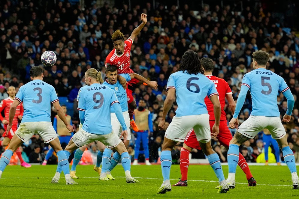 Unggul Tiga Gol, Neville: Man City Masih Waspadai Bayern Munchen!