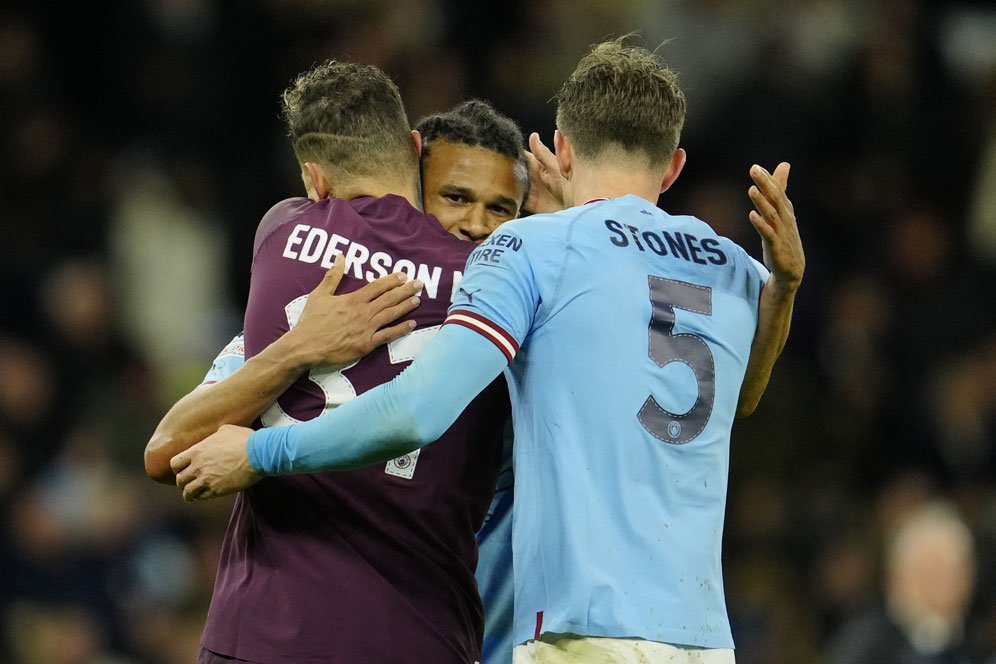 6 Taktik Masterclass Pep Guardiola untuk Gulung Bayern Munchen 3-0: John Stones yang Krusial!