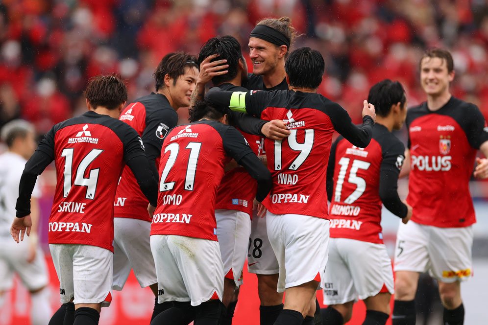 Urawa Red Diamonds vs Yokohama F. Marinos: Pertahanan vs Penyerangan Terbaik