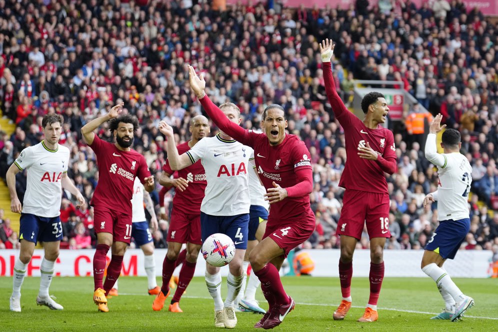 Aksi Penyelamatan Gemilang Alisson Saat Liverpool Tundukkan Tottenham Aksi Penyelamatan Gemilang Alisson Saat Liverpool Tundukkan Tottenham