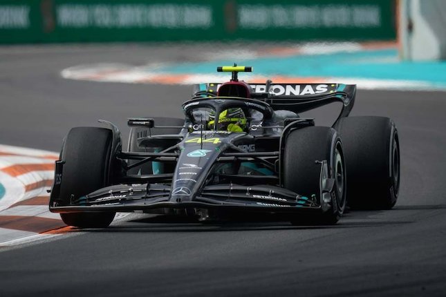 Lewis Hamilton Anggap Mercedes Rumah Sendiri