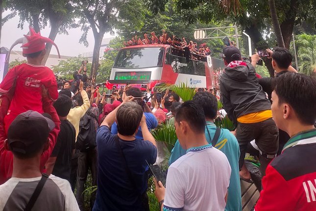 Menpora Tumpangi Bus Timnas Indonesia U-22