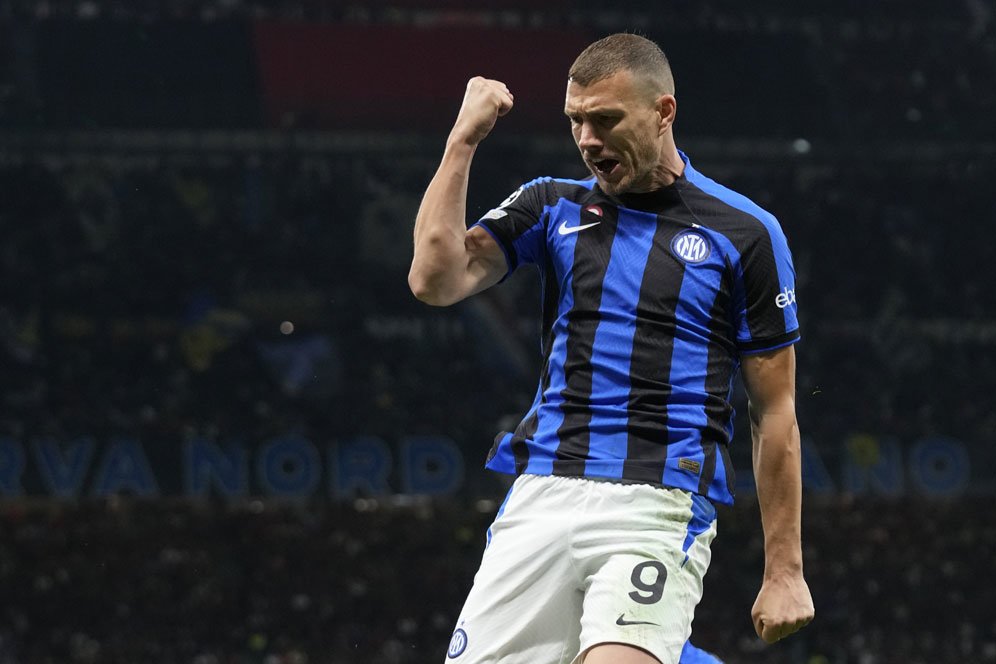 Tinggalkan Inter, Edin Dzeko Segera Gabung Fenerbahce