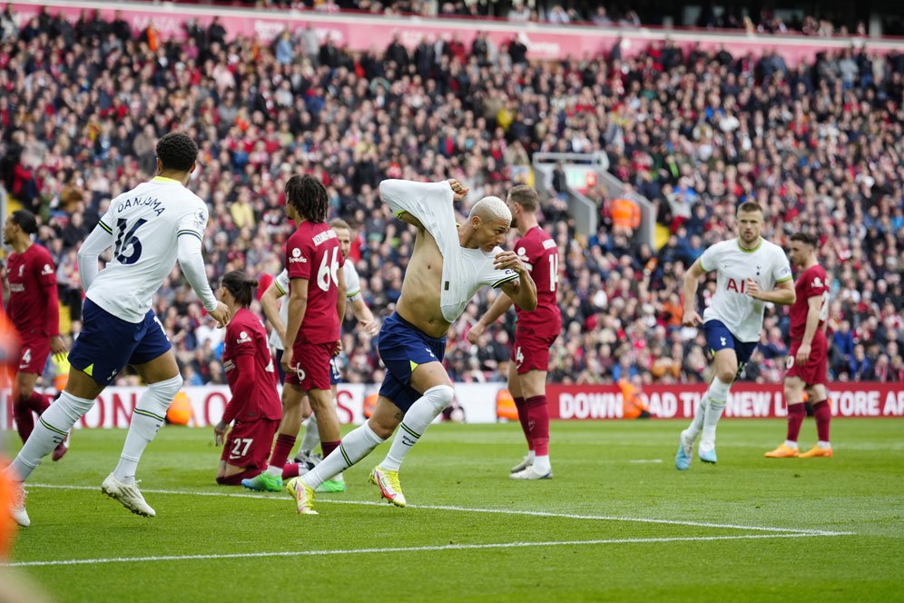 Dunia Terbalik Begitu Cepat Bagi Richarlison di Laga Liverpool vs Tottenham: Usai Dansa Merpati, 99 Detik Kemudian Keok