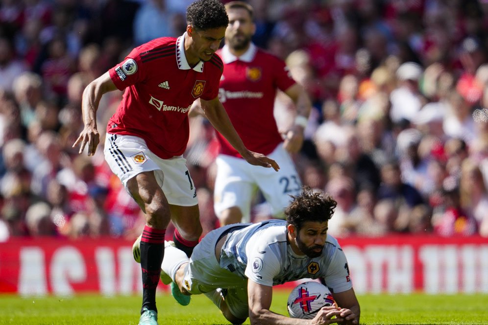 Kiper Wolves Cegah MU Pesta Gol di Old Trafford