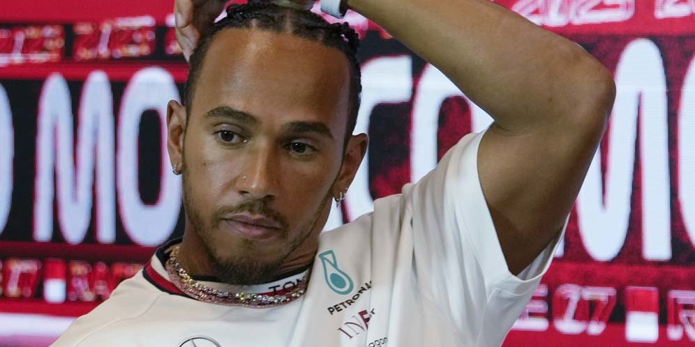 Mendadak Pilih Pindah Ke Ferrari Pada 2025 Lewis Hamilton Waktunya