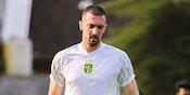 Faktor Lapangan Kurang Empuk, Pemain Asing Persebaya Surabaya Cedera Faktor Lapangan Kurang Empuk, Pemain Asing Persebaya Surabaya Cedera