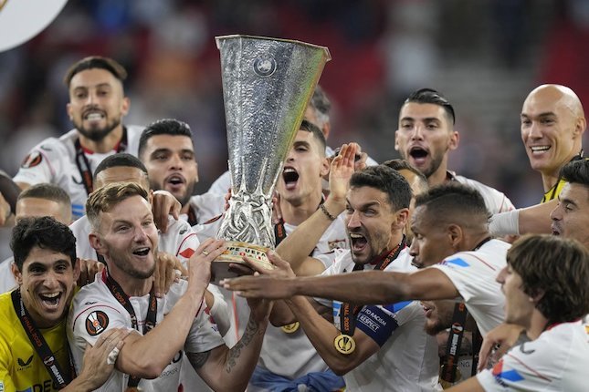 Sevilla, juara Liga Europa 2022/2023 (c) AP Photo/Darko Bandic