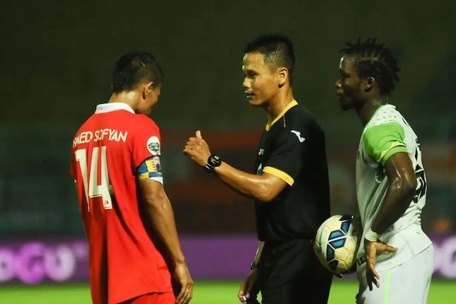 Iwan Sukoco, Eks Wasit Terbaik dan Kontroversial yang Tak akan Memimpin Liga 1 2023/2024