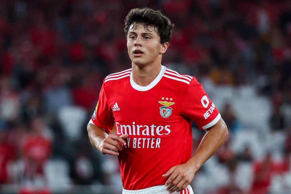 Bertepuk Sebelah Tangan! Bos Benfica Pastikan Wonderkid Ini Tidak Akan Gabung ke MU