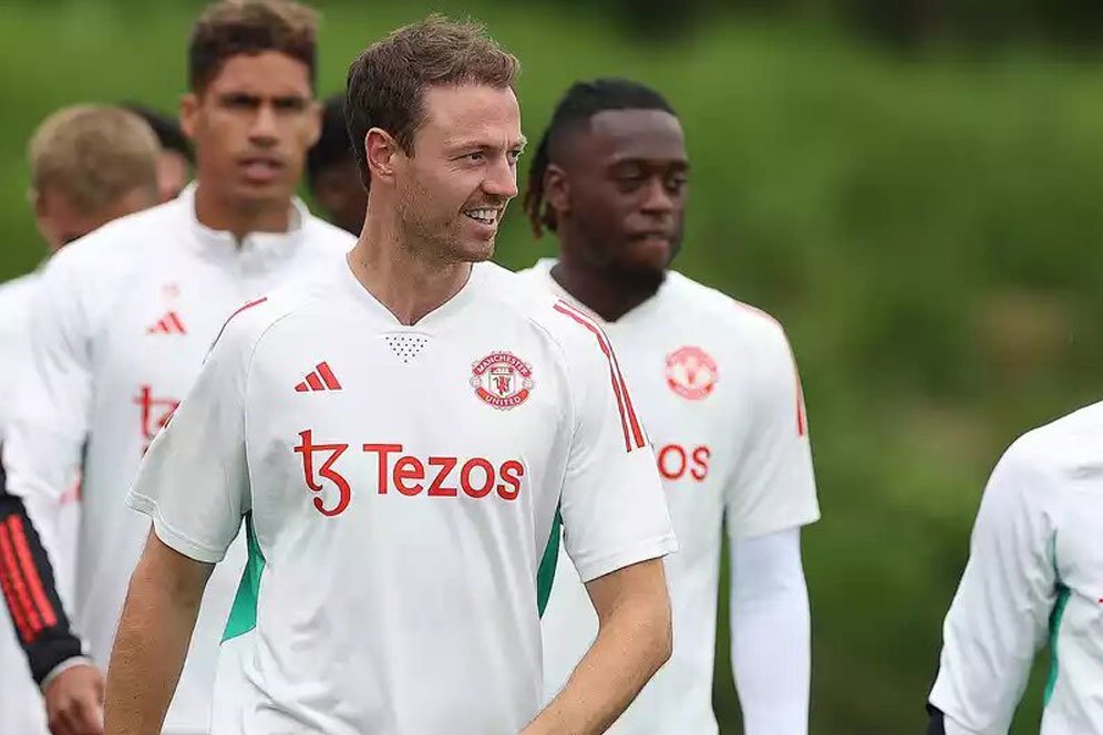 Manchester United Buka Peluang untuk Permanenkan Jonny Evans