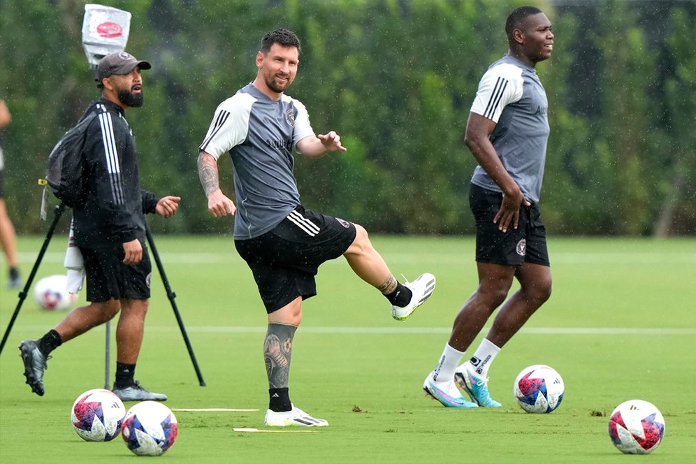 Full Senyum, Intip Latihan Lionel Messi Jelang Debut Bersama Inter Miami Full Senyum, Intip Latihan Lionel Messi Jelang Debut Bersama Inter Miami