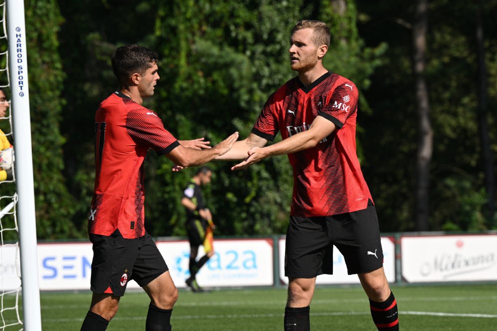 Prediksi Starting XI AC Milan dengan Kedatangan Noah Okafor: Bye-bye Giroud? Prediksi Starting XI AC Milan dengan Kedatangan Noah Okafor: Bye-bye Giroud?