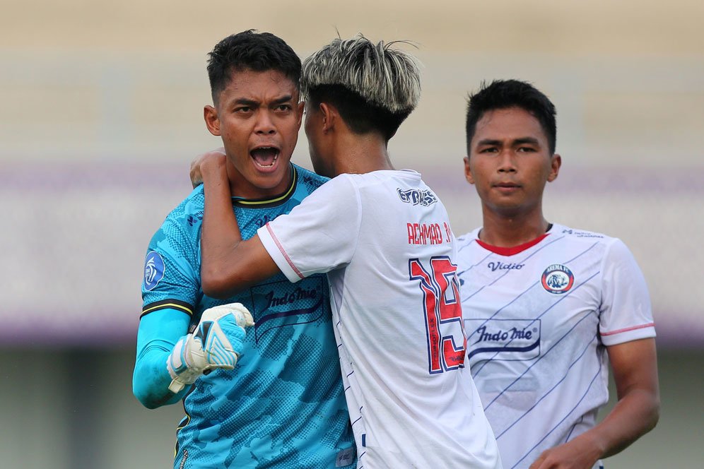 Resmi: Teguh Amiruddin Tak Lagi Berkostum Arema FC