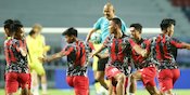 Momen-momen Menarik Duel Malaysia vs Indonesia U-23: Jamaluddin Cium Rumput Kegocek Sananta, Missa D Momen-momen Menarik Duel Malaysia vs Indonesia U-23: Jamaluddin Cium Rumput Kegocek Sananta, Missa D