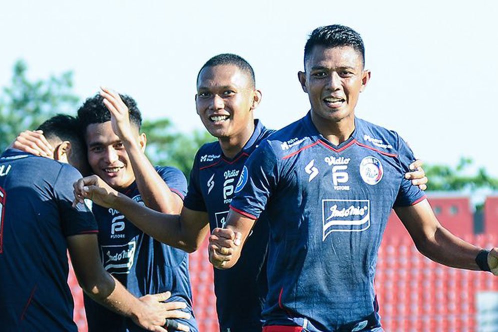 Arema FC Bertekad Patahkan Rekor Tak Terkalahkan Persib Bandung