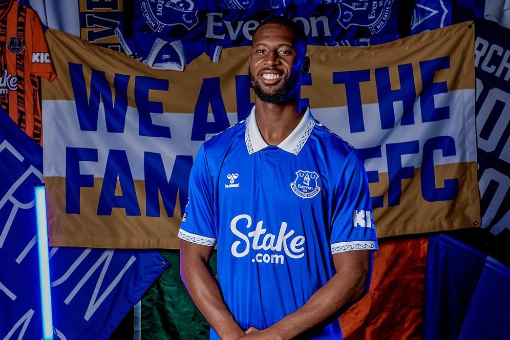 Kisah Ajaib Beto: 5 Tahun Lalu Bekerja di KFC, Kini Dibeli Everton dengan Harga Rp496 Miliar! Kisah Ajaib Beto: 5 Tahun Lalu Bekerja di KFC, Kini Dibeli Everton dengan Harga Rp496 Miliar!