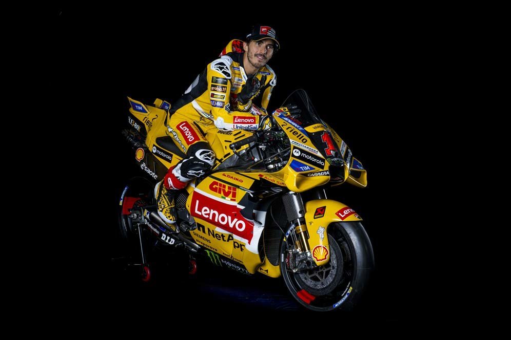 Foto: Serba Kuning, Pecco Bagnaia dan Ducati Pakai Corak Bersejarah di MotoGP San Marino