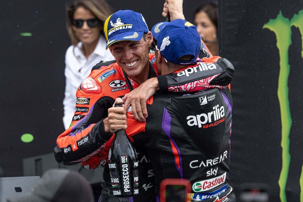 Aleix Espargaro Kenang Momen Ajak Maverick Vinales Gabung Aprilia: Usaha Sudah Terbayar!