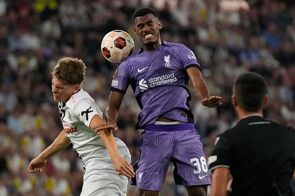 Debut Starter Gravenberch di Liverpool: Bagus, tapi Kadang Ceroboh Debut Starter Gravenberch di Liverpool: Bagus, tapi Kadang Ceroboh