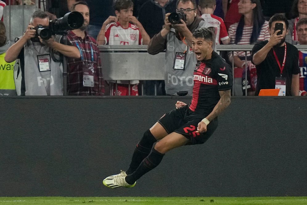 Exequiel Palacios Melukai Bayern Munchen Tiga Kali