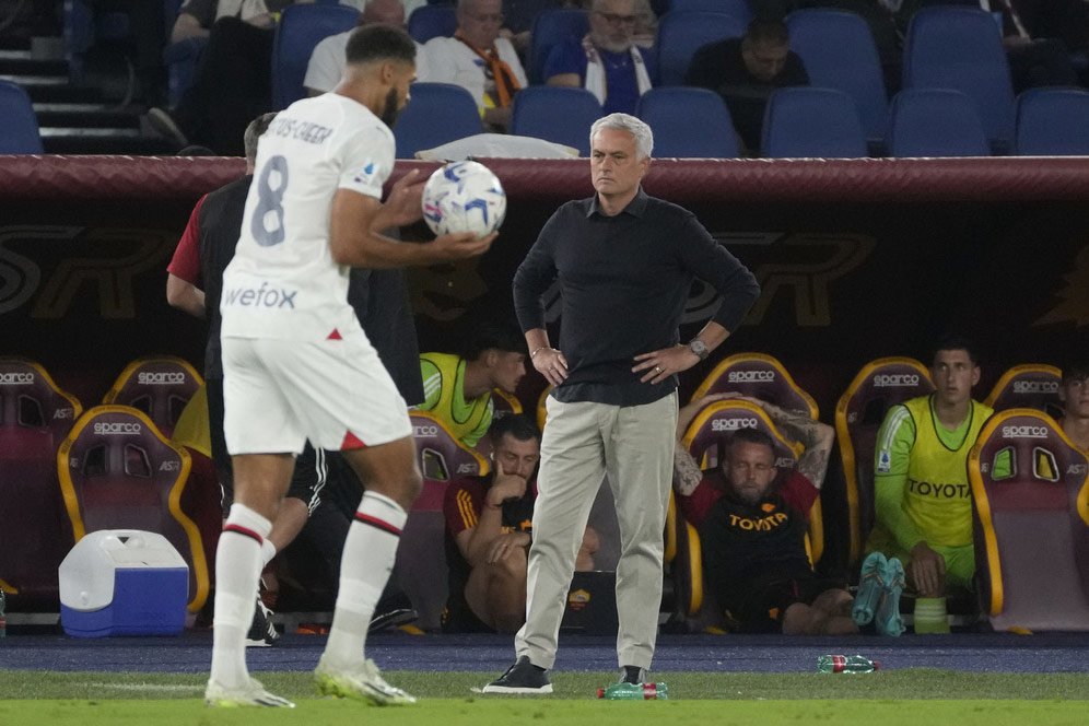 Jose Mourinho Bertengkar dengan Pemain AS Roma