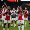 Fans Ajax Amsterdam Punya Kesabaran Setipis Tisu