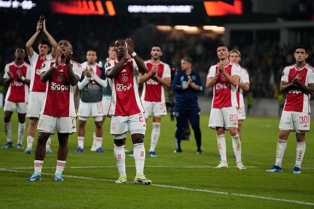 6. Ajax Amsterdam (76 trofi)