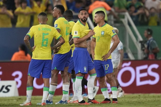 Brasil Terjun Bebas Dari Bantai Bantai Di Laga Pertama Sampai Kalah Di   Brasil Bdef0a9 