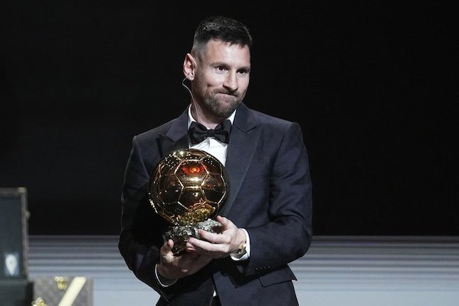 Messi raih Ballon d'Or ke-8, Ronaldo bahkan gak masuk 30 besar