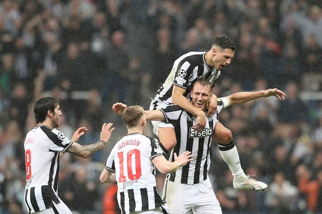 Newcastle Sempat Bantai Sheffield, Taklukkan Manchester City, Hajar PSG