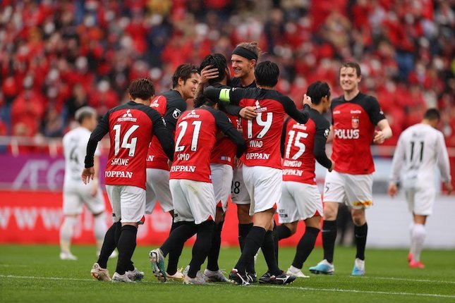 Menyaksikan Duel Consadole Sapporo vs Urawa Red