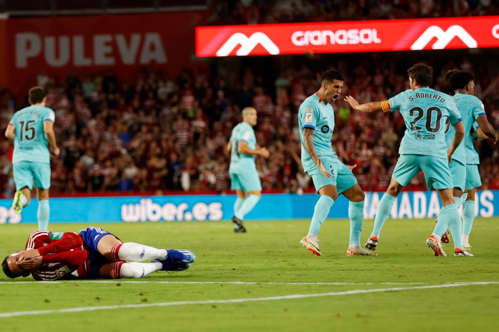 Barcelona Susah Payah Imbang Lawan Granada: Selalu Plonga-plongo Lawan 5 Bek Barcelona Susah Payah Imbang Lawan Granada: Selalu Plonga-plongo Lawan 5 Bek