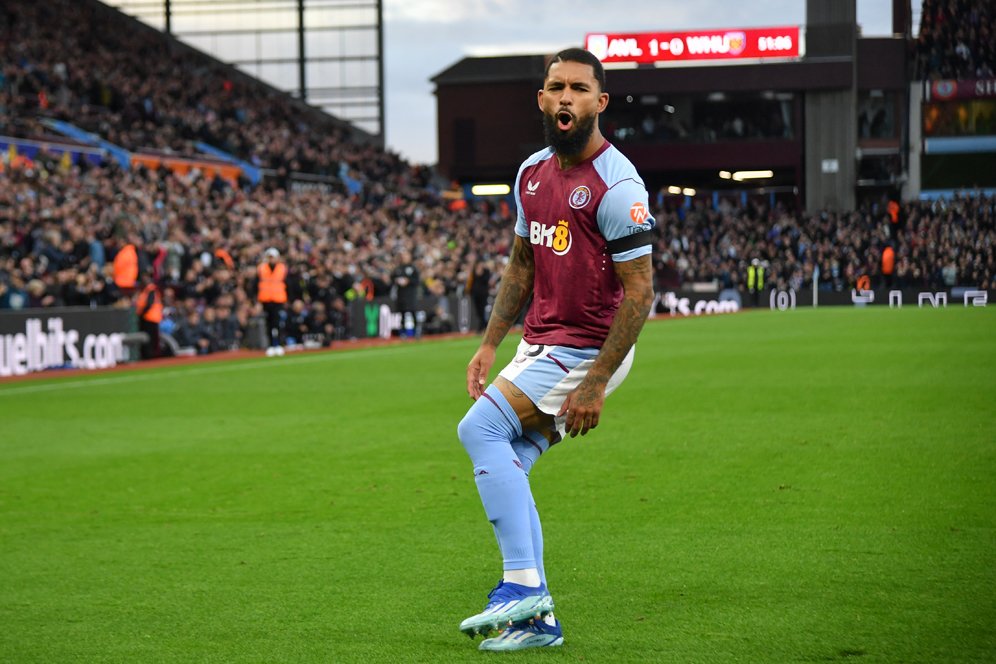 Butuh Gelandang, Manchester United Disarankan Angkut Pemain Aston Villa Ini