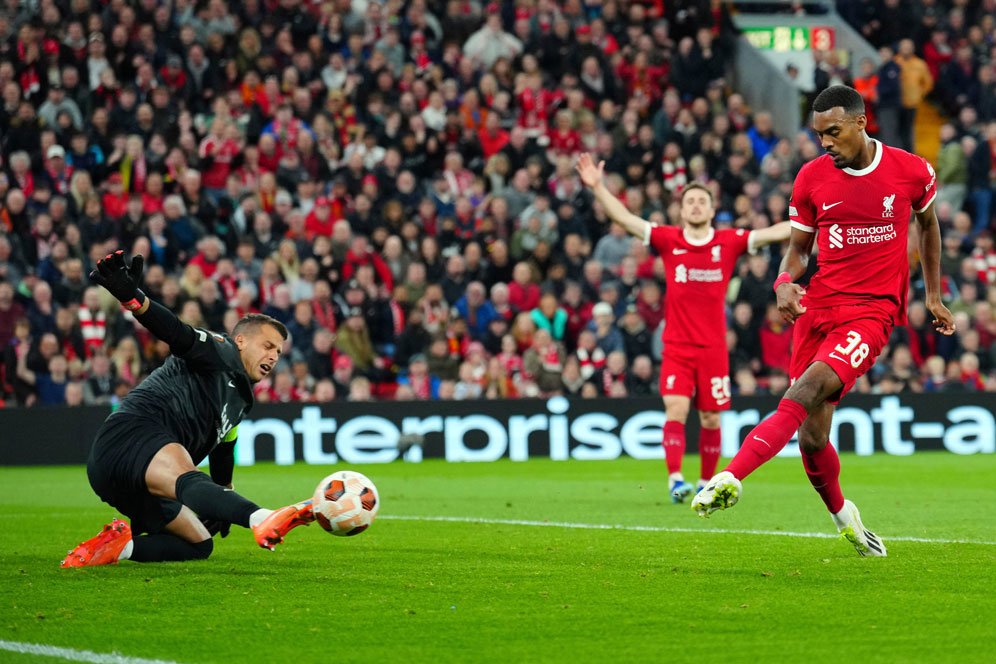 Seringnya Cuma Jadi Pelapis, Tapi Gravenberch Tetap Puas Dengan Musim Perdananya di Liverpool