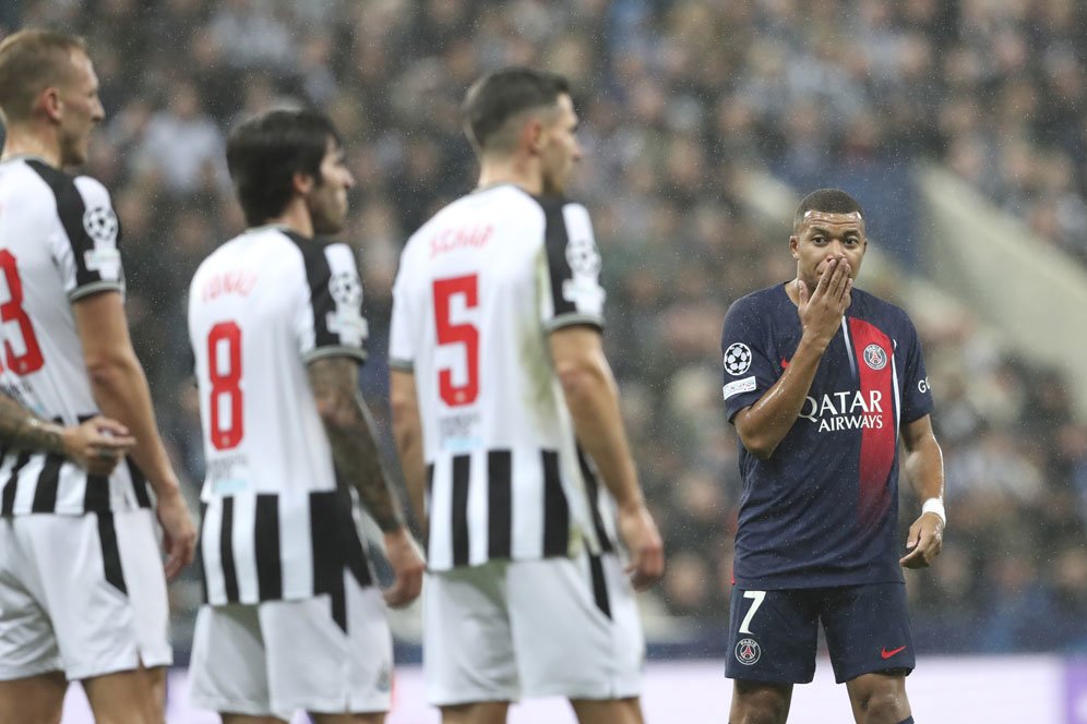 Hasil Liga Champions Tadi Malam: Barca & Man City Menang, Milan Imbang, Newcastle Hajar PSG Hasil Liga Champions Tadi Malam: Barca & Man City Menang, Milan Imbang, Newcastle Hajar PSG