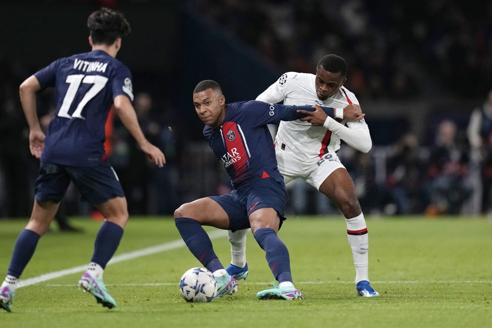 Terbaik dan Terburuk PSG 3-0 AC Milan: Pierre Kalulu Tertidur di Atas Lapangan?